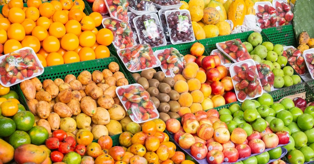 Colombian Fruits to Try in Medellín: A Market Guide